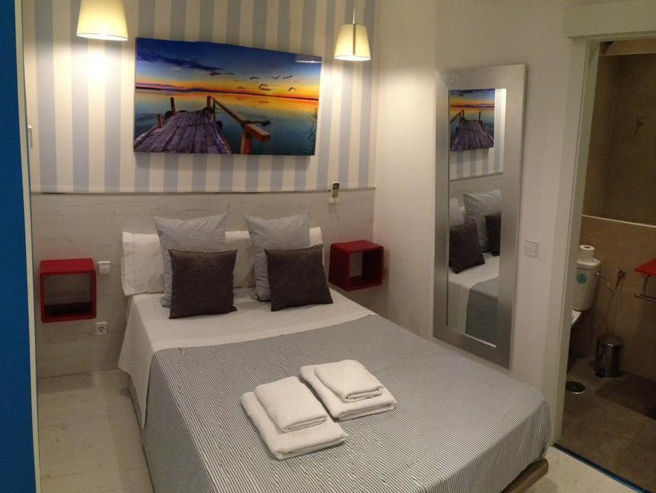 Hostal Mendoza มาดริด ภายนอก รูปภาพ