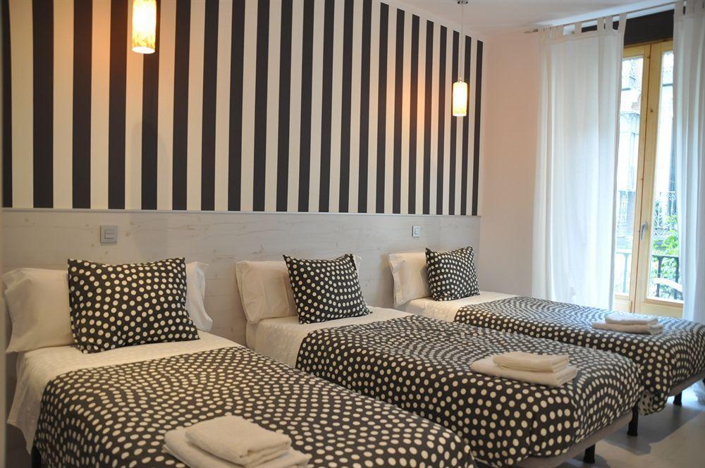 Hostal Mendoza มาดริด ภายนอก รูปภาพ
