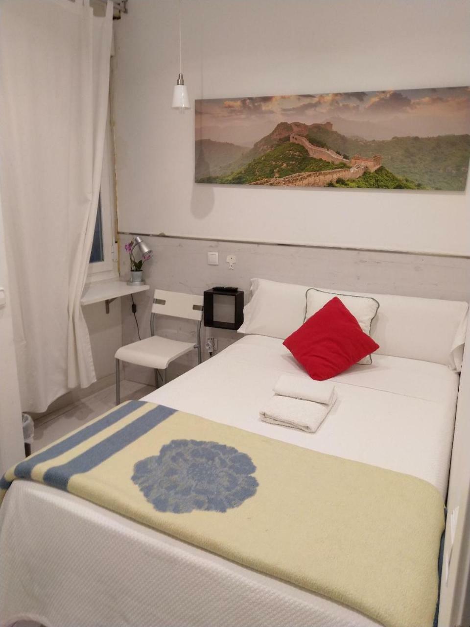 Hostal Mendoza มาดริด ภายนอก รูปภาพ