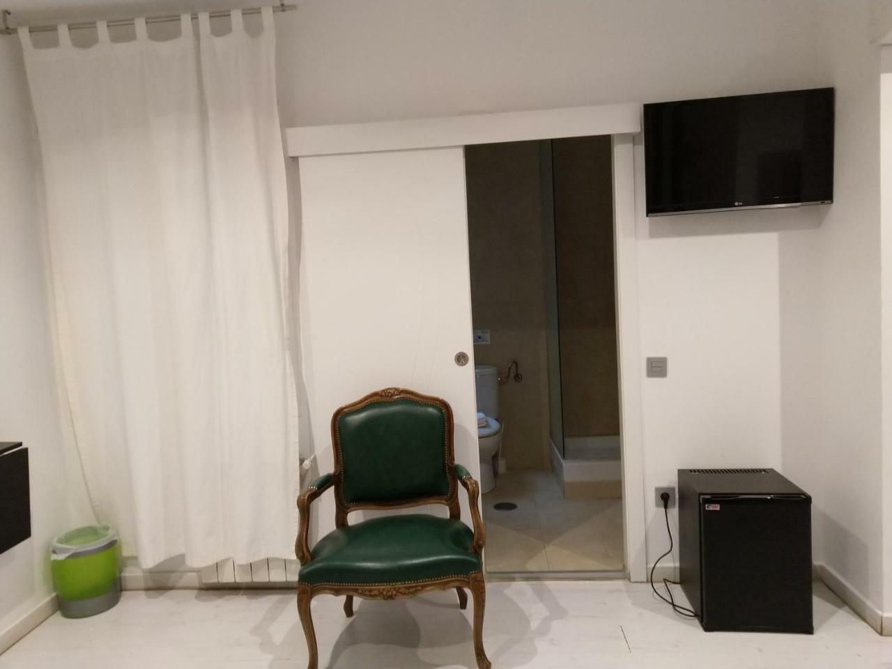 Hostal Mendoza มาดริด ภายนอก รูปภาพ