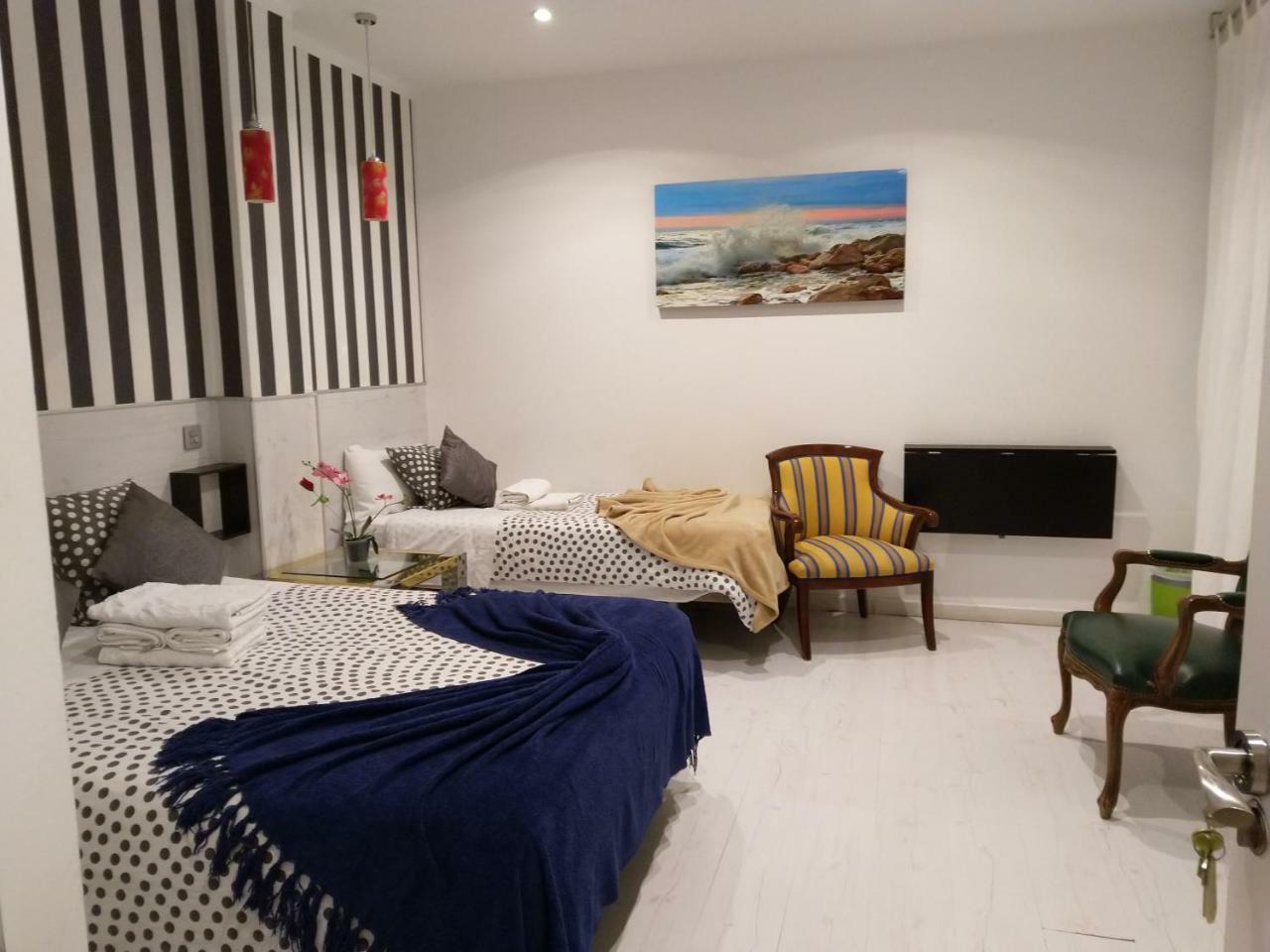 Hostal Mendoza มาดริด ภายนอก รูปภาพ