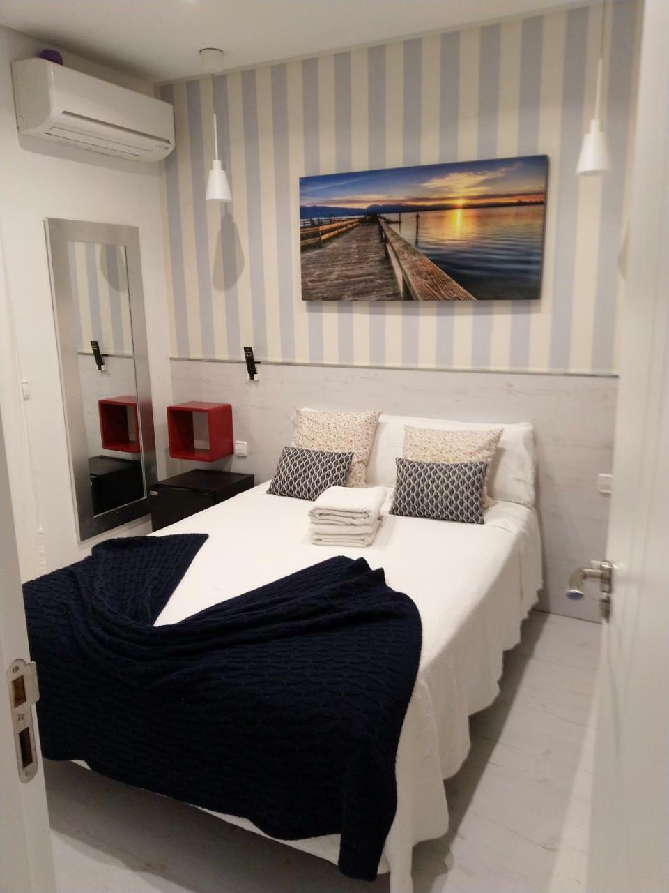Hostal Mendoza มาดริด ภายนอก รูปภาพ