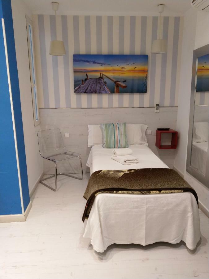 Hostal Mendoza มาดริด ภายนอก รูปภาพ